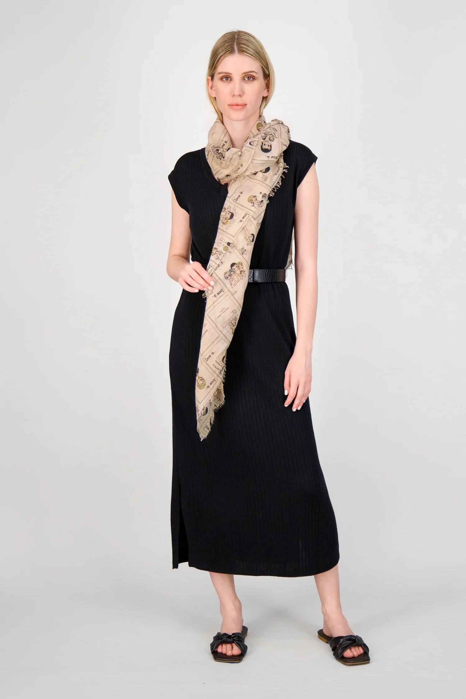 Faliero Sarti Beige Family Love - Image 2